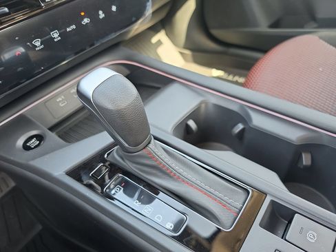 New 2026 Nissan Sentra SR w/ Floor Mat Package FWD image 20
