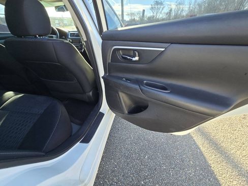 Used 2016 Nissan Altima 2.5 SV FWD image 34