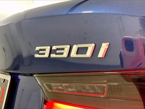 Used 2024 BMW 330i Sedan w/ Convenience Package RWD image 29