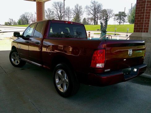 Used 2017 RAM 1500 Express RWD image 5