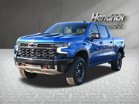 Used 2024 Chevrolet Silverado 1500 ZR2 w/ Technology Package image 6