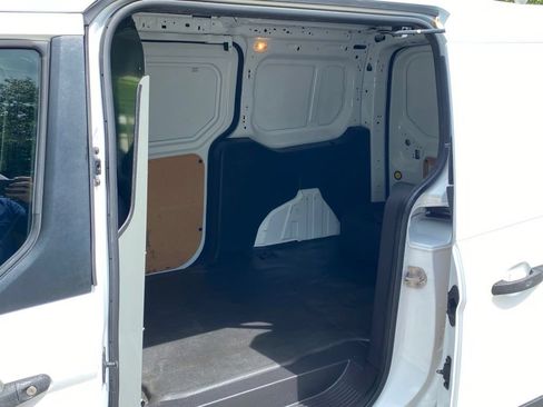 Used 2018 Ford Transit Connect XLT FWD image 9