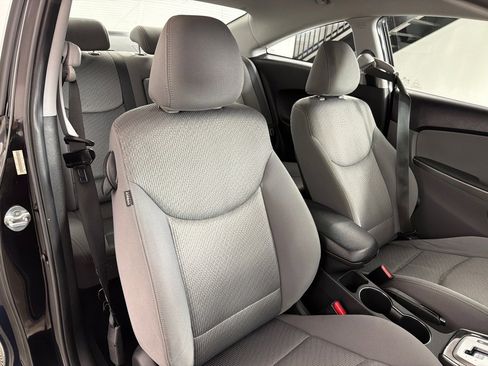 Used 2013 Hyundai Elantra image 19