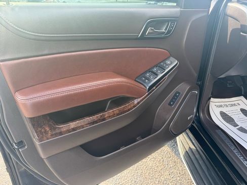 Used 2015 Chevrolet Suburban LTZ image 14