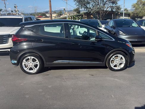 Used 2020 Chevrolet Bolt LT FWD image 2