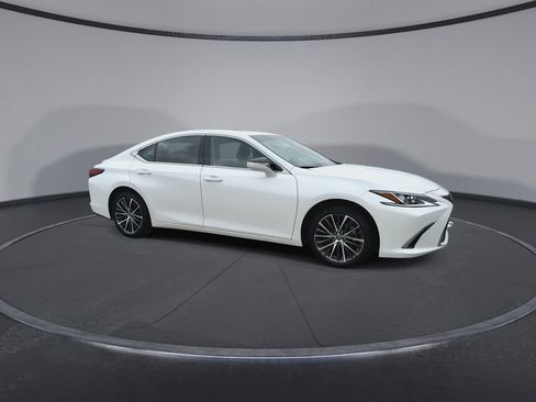 Used 2025 Lexus ES 350 w/ Premium Package image 2