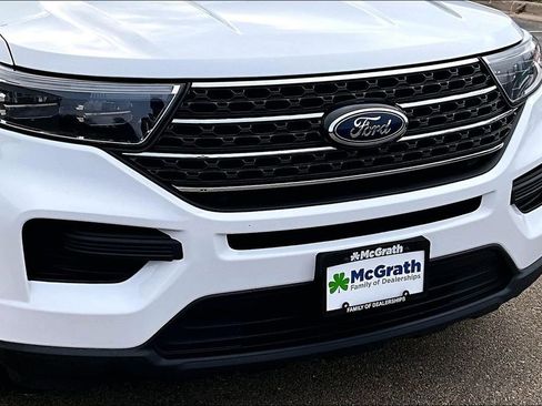 Used 2023 Ford Explorer XLT AWD/4WD image 30