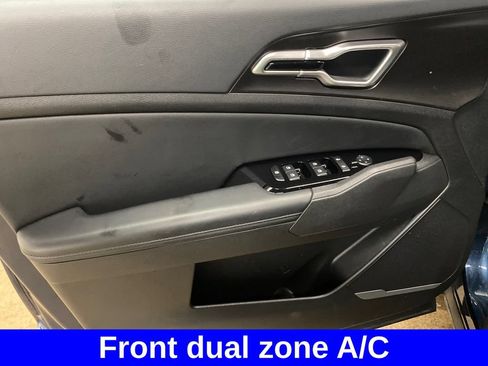 Used 2023 Kia Sportage EX AWD/4WD image 9