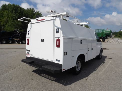 Used 2020 GMC Savana 3500 w/ Power Convenience Package RWD image 7