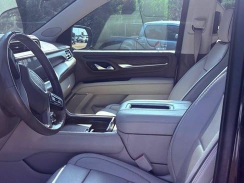 Used 2021 GMC Yukon Denali w/ Denali Ultimate Package AWD/4WD image 28