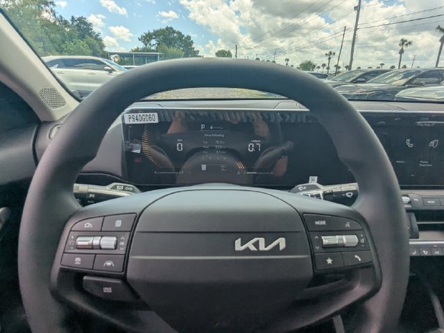 New 2026 Kia K4 FWD image 24