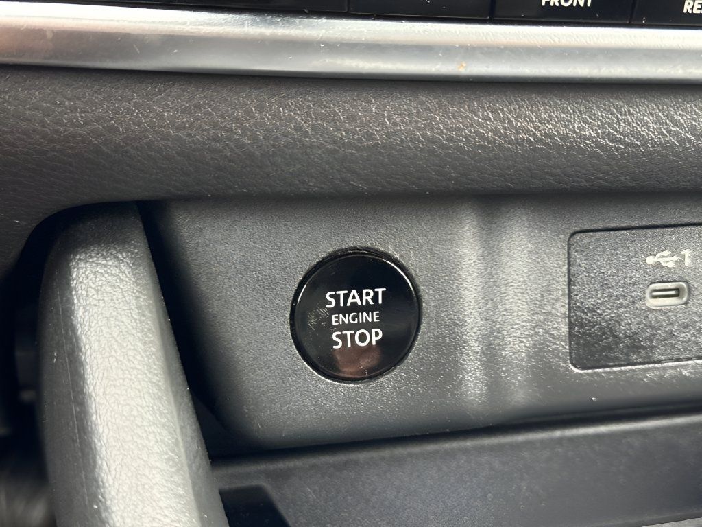 Used 2024 Nissan Rogue SV FWD image 17