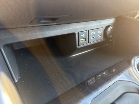 Used 2022 Toyota Highlander Limited image 34