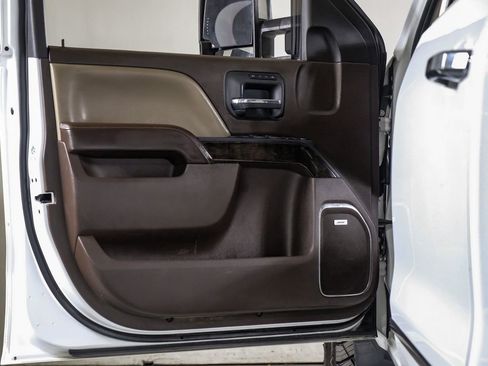 Used 2015 GMC Sierra 3500 Denali w/ Duramax Plus Package image 32