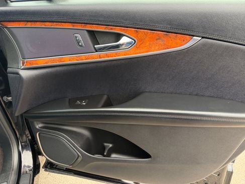Used 2018 Lincoln MKX Reserve AWD/4WD image 10