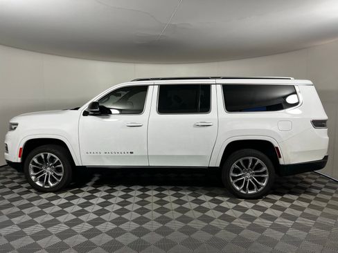 Used 2023 Jeep Grand Wagoneer L Series II w/ Premium Group II image 8