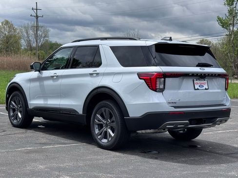 New 2026 Ford Explorer Active AWD/4WD image 13