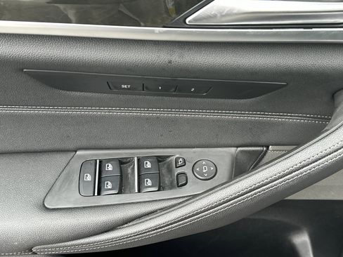 Used 2022 BMW 540i w/ M Sport Package image 11