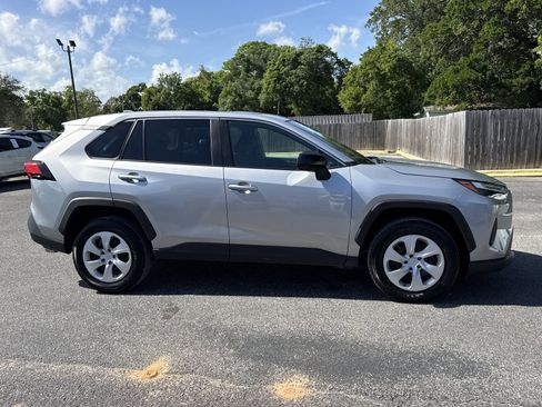 Used 2024 Toyota RAV4 LE FWD image 6