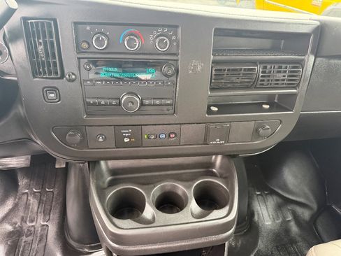 Used 2022 Chevrolet Express 2500 w/ Driver Convenience Package image 17