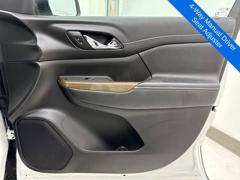 Used 2022 GMC Acadia SLE image 7