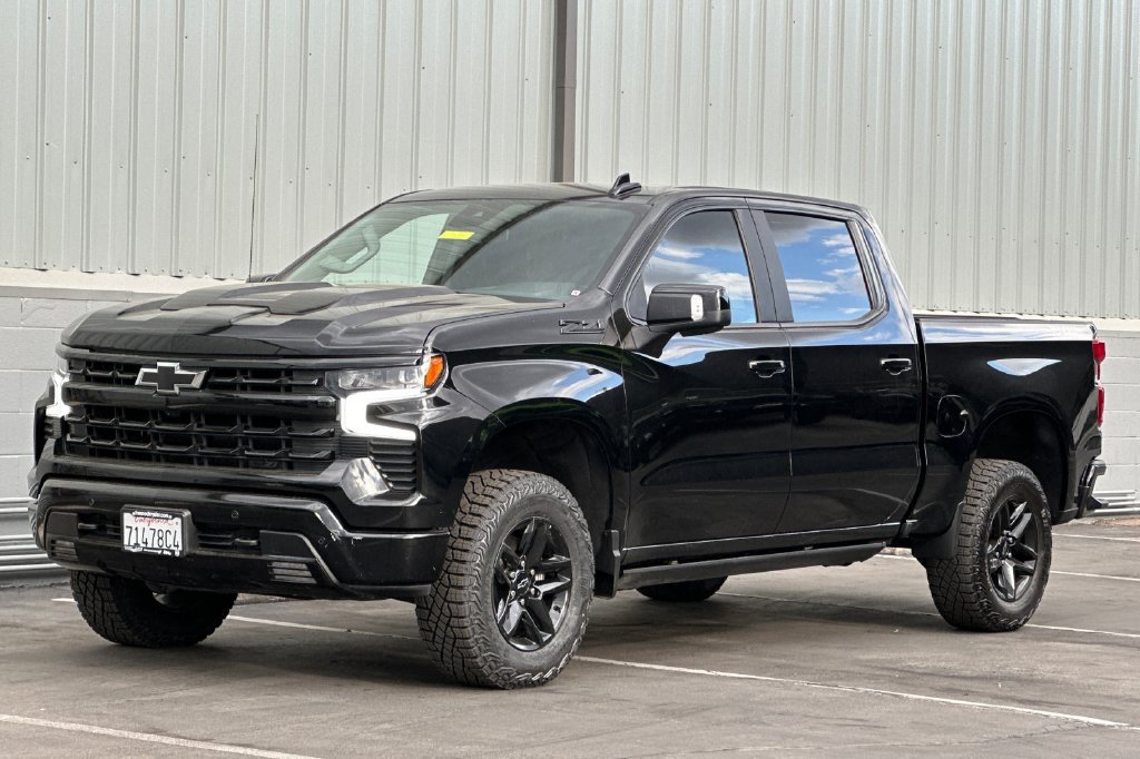 Used 2025 Chevrolet Silverado 1500 LT Trail Boss w/ LT Trail Boss Premium Package AWD/4WD image 8