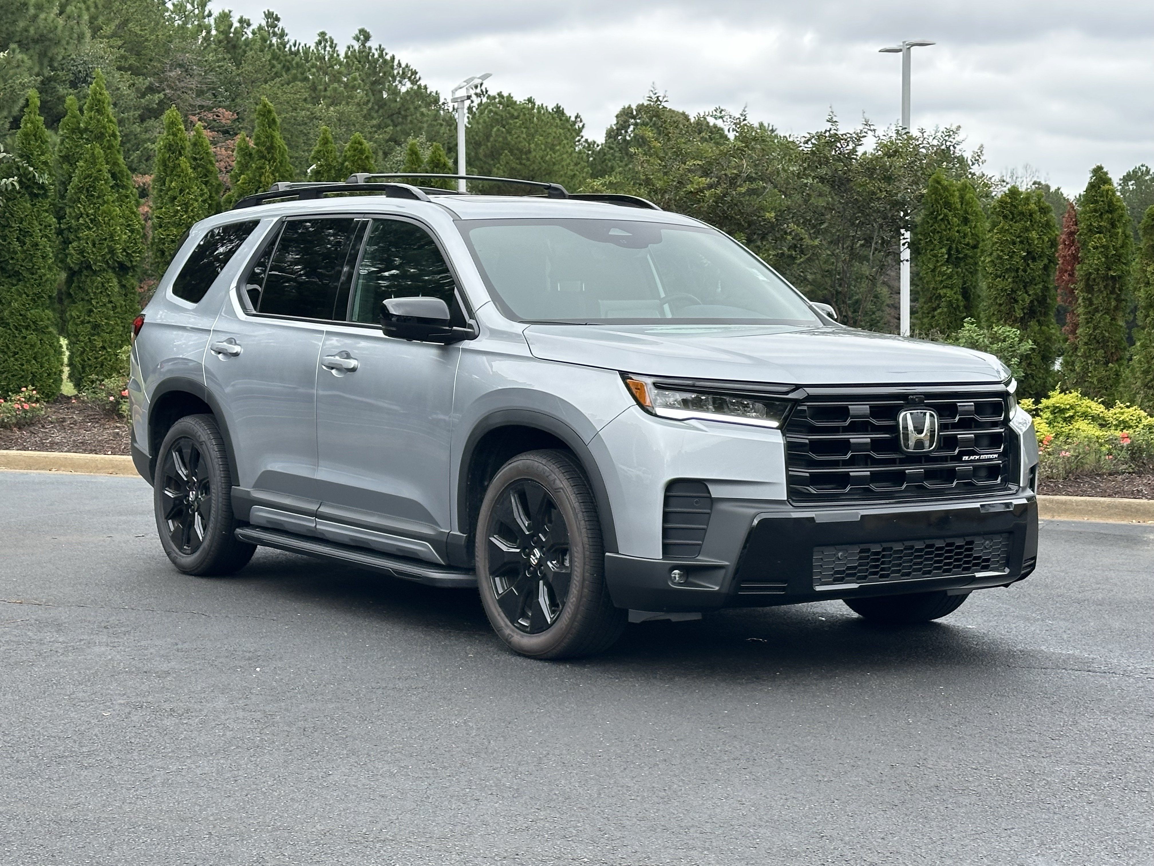 Used 2026 Honda Pilot Black Edition image 2