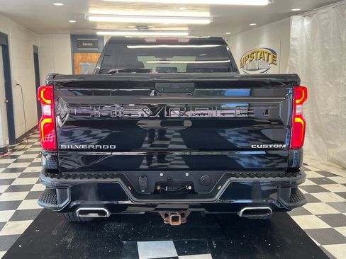 Used 2019 Chevrolet Silverado 1500 Custom w/ Custom Value Package AWD/4WD image 10