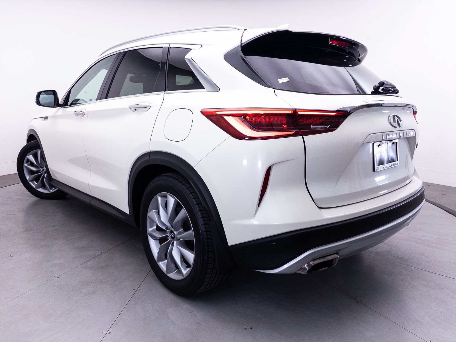 Used 2019 INFINITI QX50 Luxe w/ Cargo Package FWD image 3