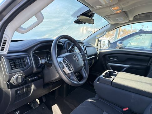 Used 2023 Nissan Titan SV w/ Accessory Utility Package image 8