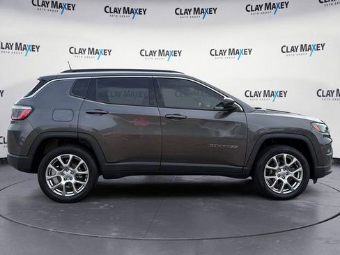 Used 2022 Jeep Compass Latitude AWD/4WD image 6