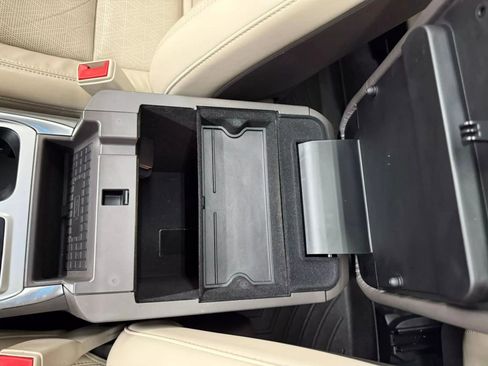 Used 2020 Ford Explorer Platinum w/ Premium Technology Package image 41