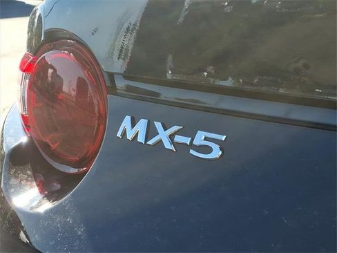 Used 2021 MAZDA MX-5 Miata RF Grand Touring w/ Appearance Package image 22