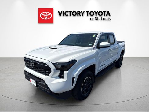 Used 2024 Toyota Tacoma TRD Sport w/ TRD Sport Upgrade Package AWD/4WD image 7