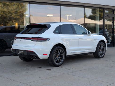 Used 2025 Porsche Macan image 9