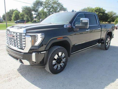 New 2026 GMC Sierra 2500 Denali w/ Denali Reserve Package image 11