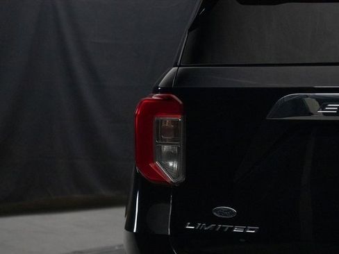 Used 2022 Ford Explorer Limited image 12