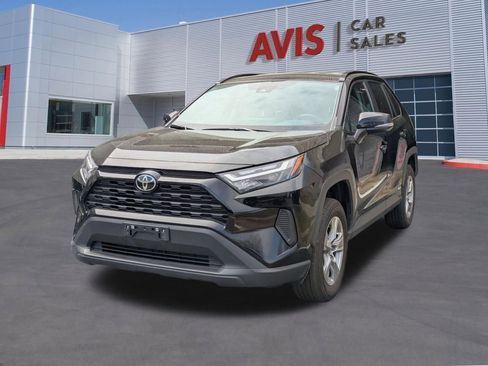 Used 2025 Toyota RAV4 XLE image 1