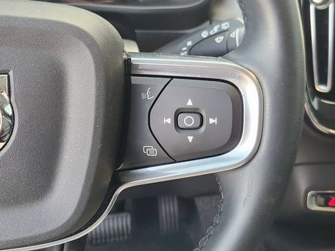 Certified 2026 Volvo XC40 B5 Plus AWD/4WD image 27