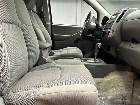 Used 2018 Nissan Frontier SV RWD image 36