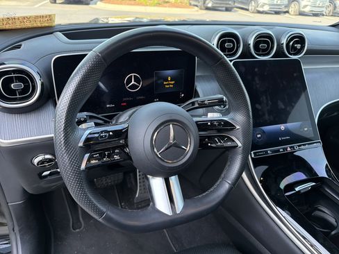 Used 2024 Mercedes-Benz GLC 300 4MATIC image 18