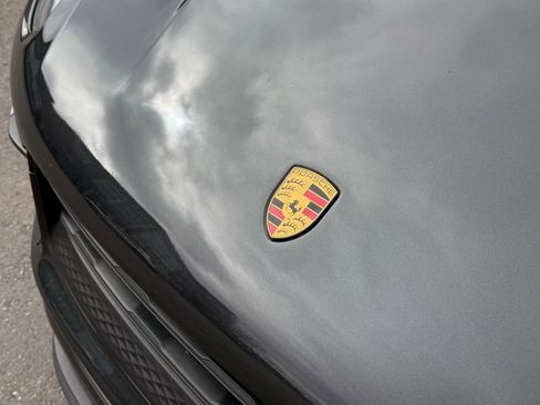Used 2022 Porsche Macan AWD/4WD image 7