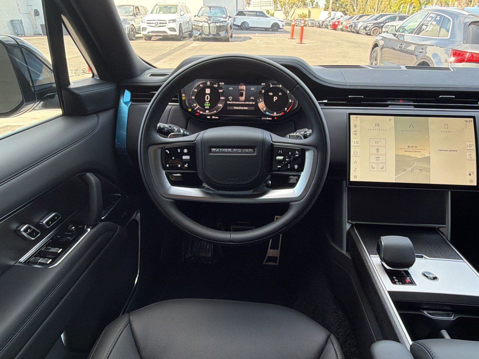 New 2026 Land Rover Range Rover Long Wheelbase SE AWD/4WD image 29