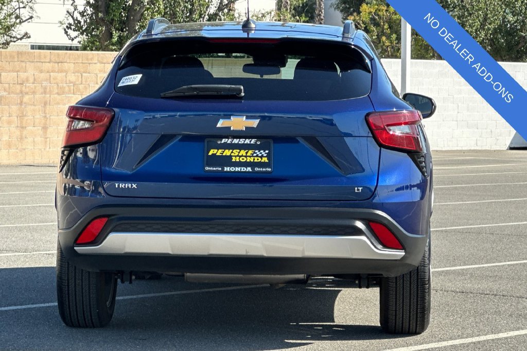 Used 2024 Chevrolet Trax LT w/ Driver Confidence Package FWD image 5