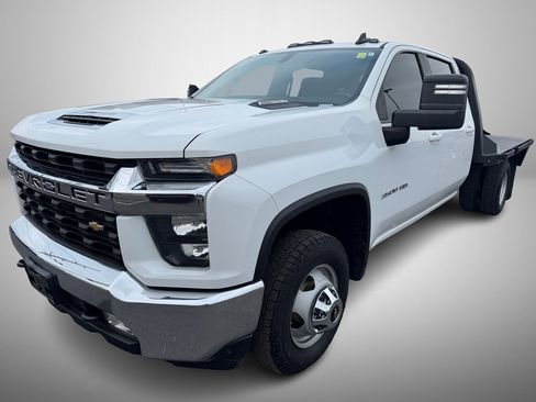 Used 2022 Chevrolet Silverado 3500 LT w/ Convenience Package image 2
