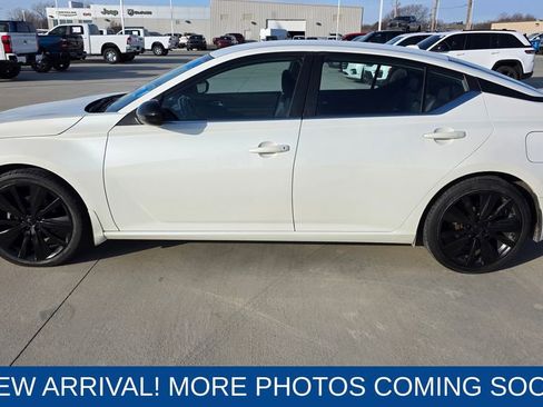 Used 2020 Nissan Altima 2.5 SR image 2