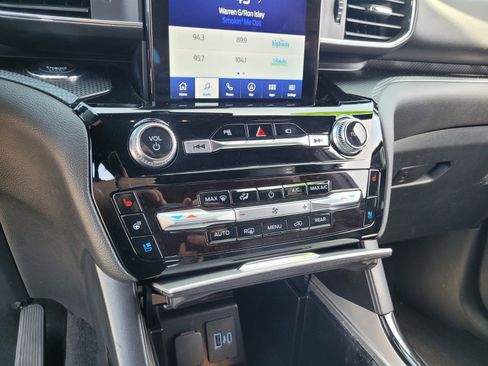 Used 2022 Ford Explorer ST w/ Equipment Group 401A AWD/4WD image 19
