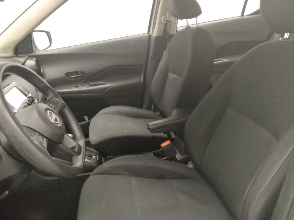 Used 2023 Nissan Kicks S FWD image 17