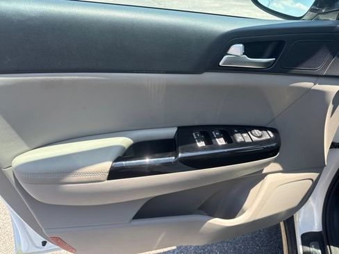 Used 2020 Kia Sportage S w/ Option Group 020 FWD image 25