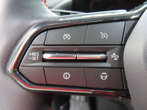 Used 2025 Chevrolet Traverse RS w/ LPO, Floor Liner Package AWD/4WD image 53